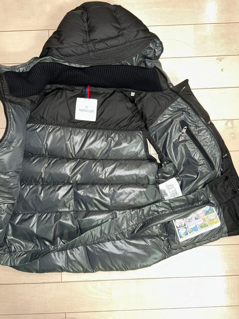 【美品】MONCLER モンクレール ダウンベスト 黒 サイズ2 フード付