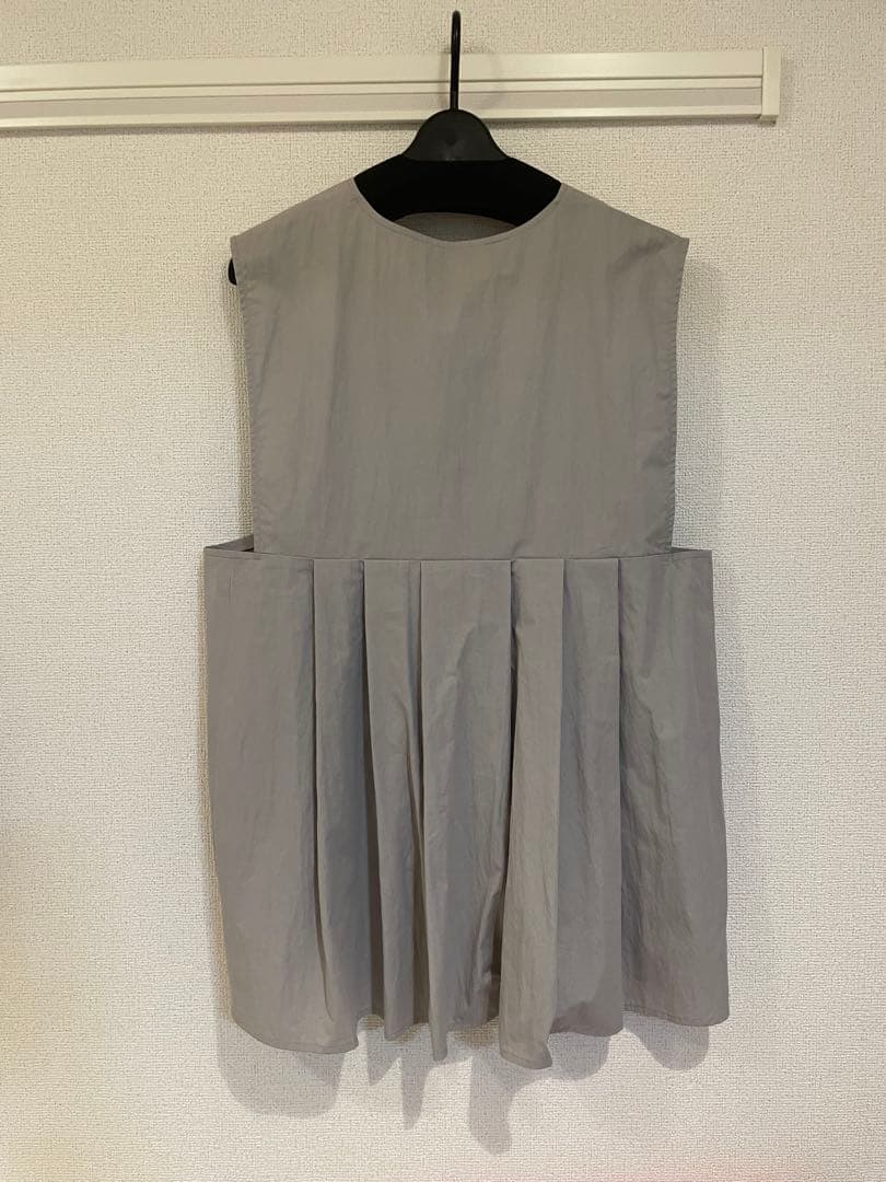 【新品】LUCA LADYLUCK LUCA Vネックベスト