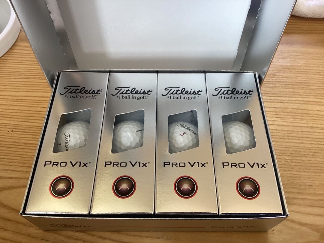 タイトリストPro V1x ゴルフボールホワイト