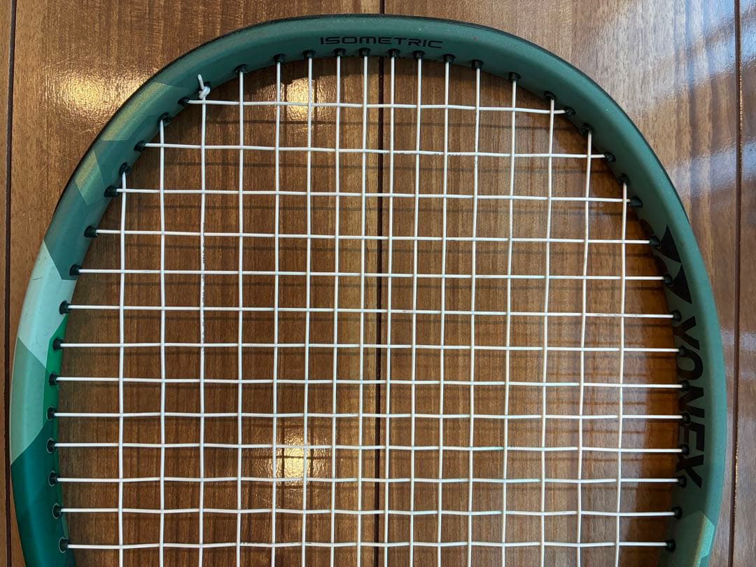 PERCEPT 100 テニスラケット 300g G2