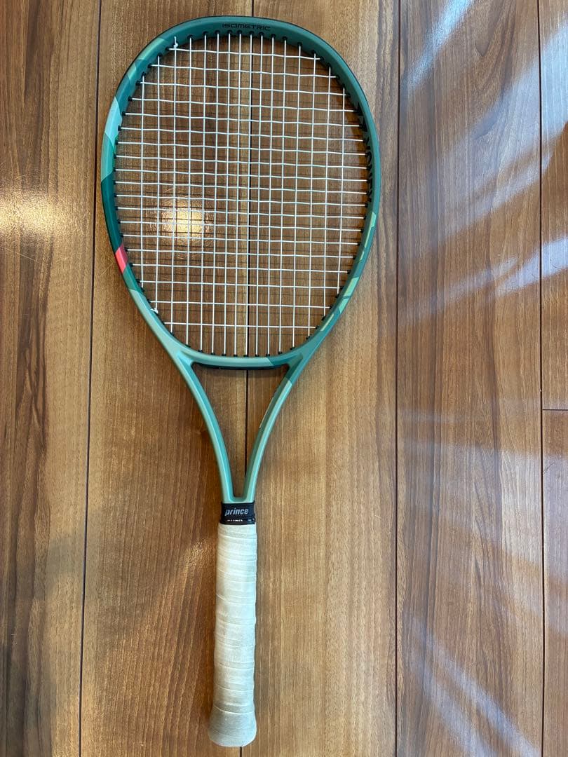 PERCEPT 100 テニスラケット 300g G2