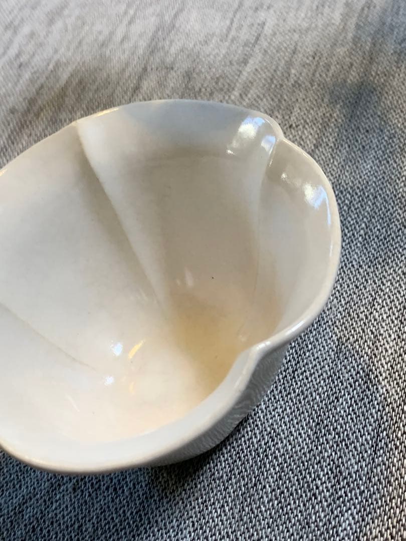 安藤雅信　朝顔型　小鉢　乳白艶釉