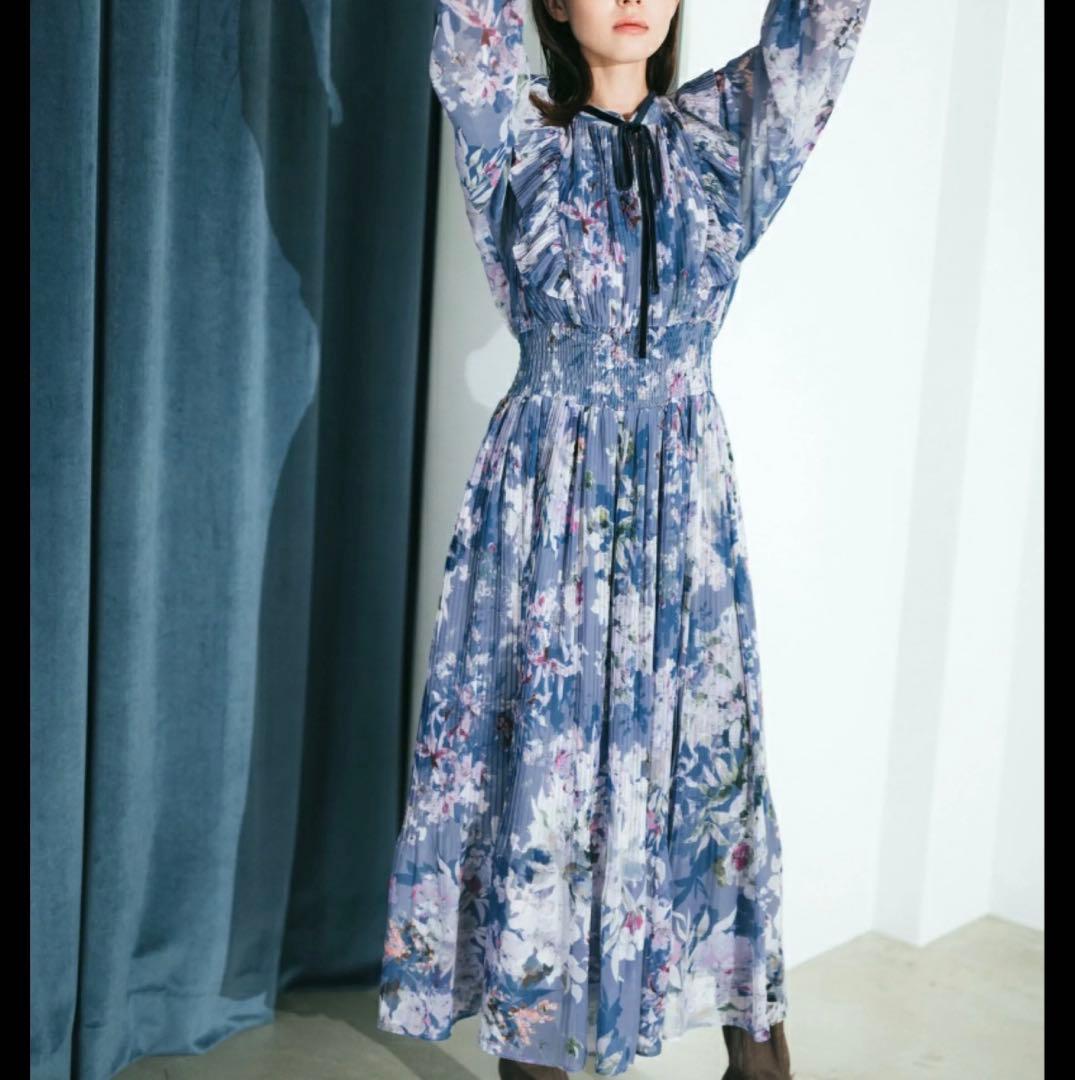 【美品】ビッグシアーフラワープリントワンピース　ジルバイジルスチュアート