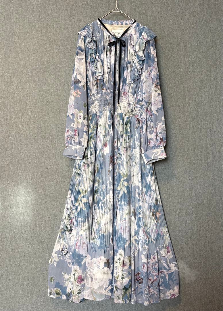 【美品】ビッグシアーフラワープリントワンピース　ジルバイジルスチュアート