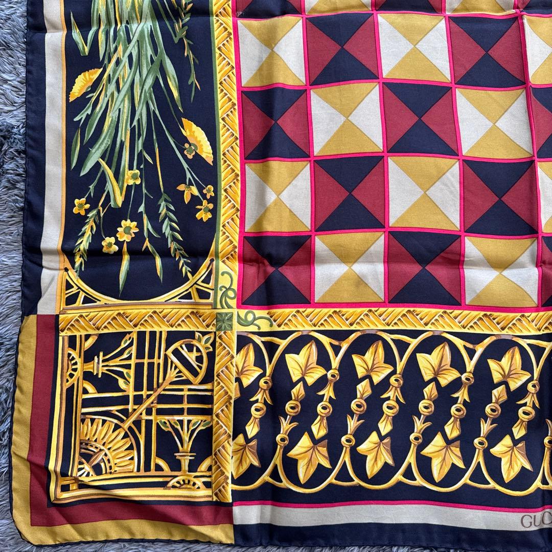 美品 GUCCI スカーフ