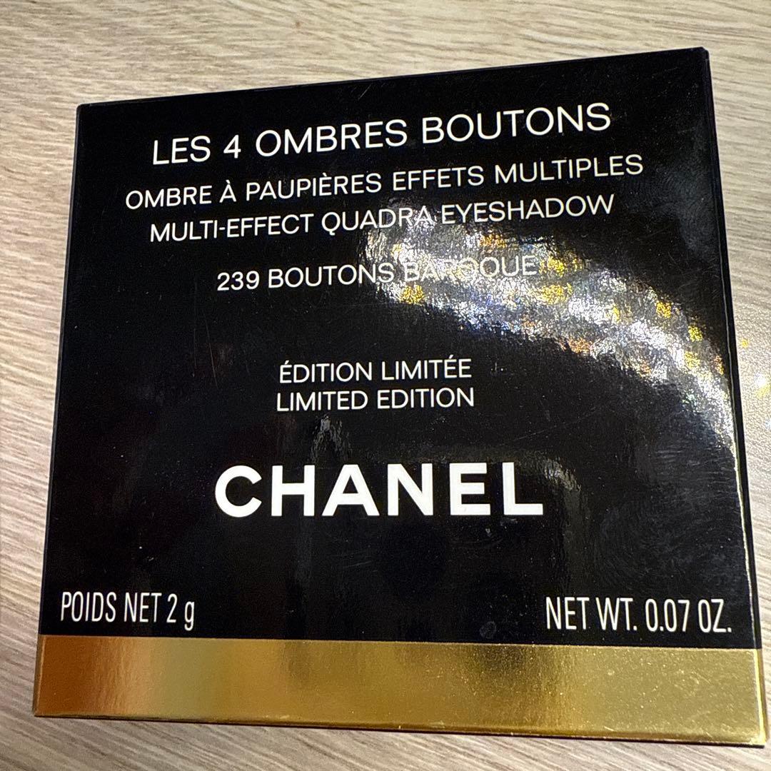 CHANEL レキャトル　アイシャド239 ボタン バロック