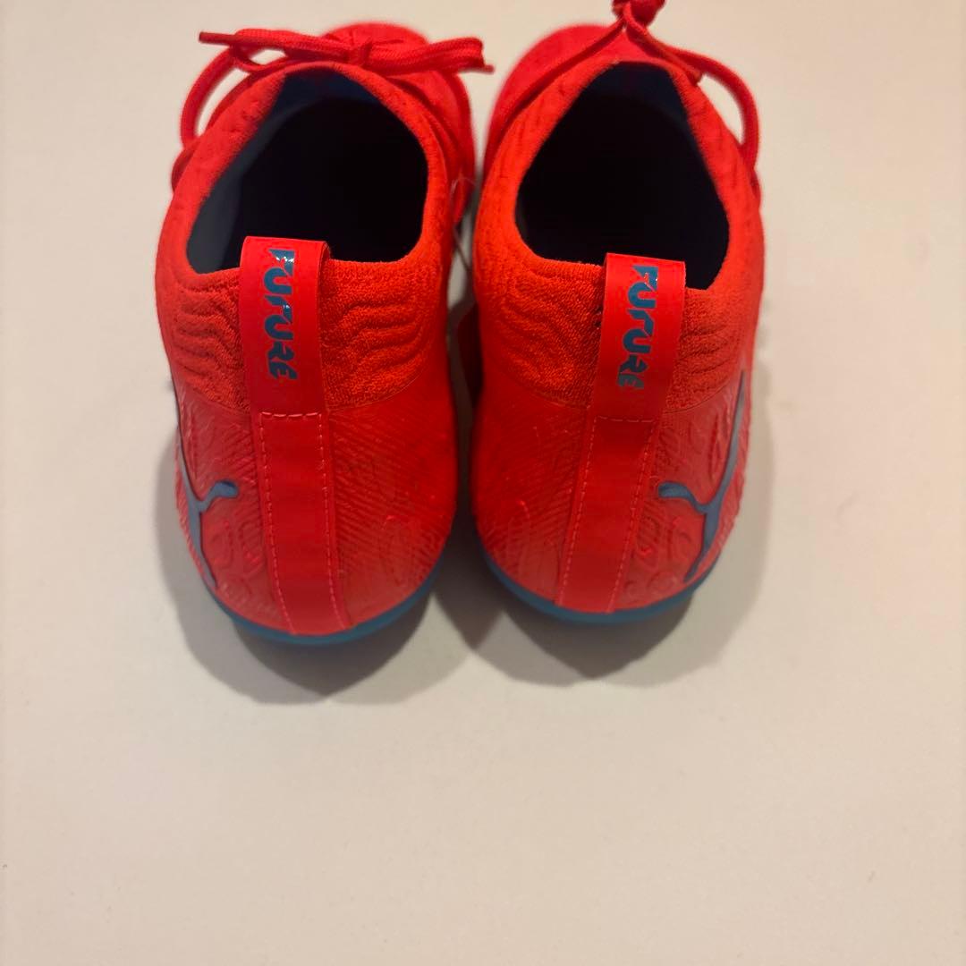 PUMAフューチャー 19.2 NETFIT HG スパイク　27cm