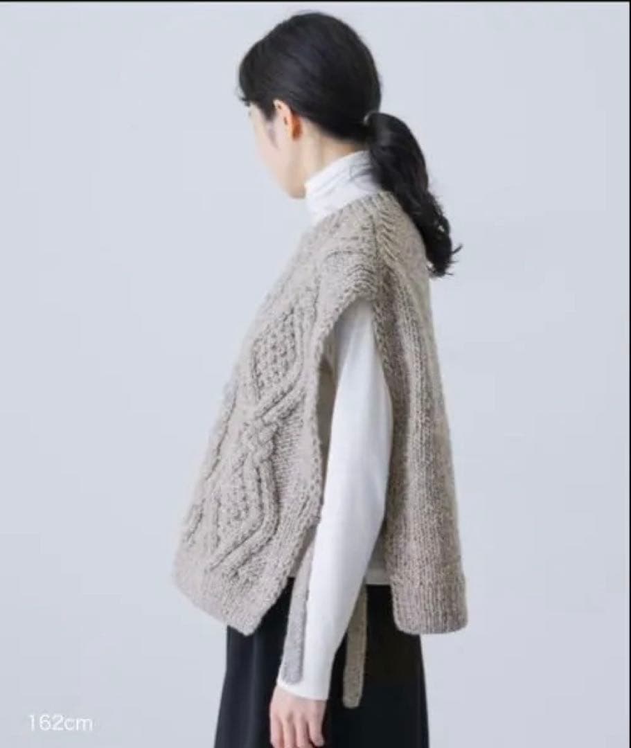 お*み様 新品タグ付き　かぐれ　ペルーアランニットベスト