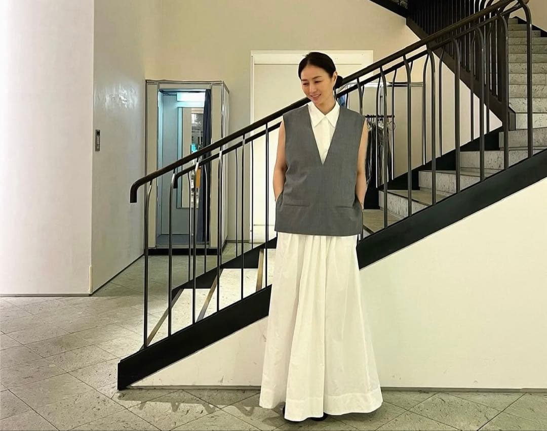 井川遥さん　loin. ロワン ウールベスト グレー 日本製 定価46,200円