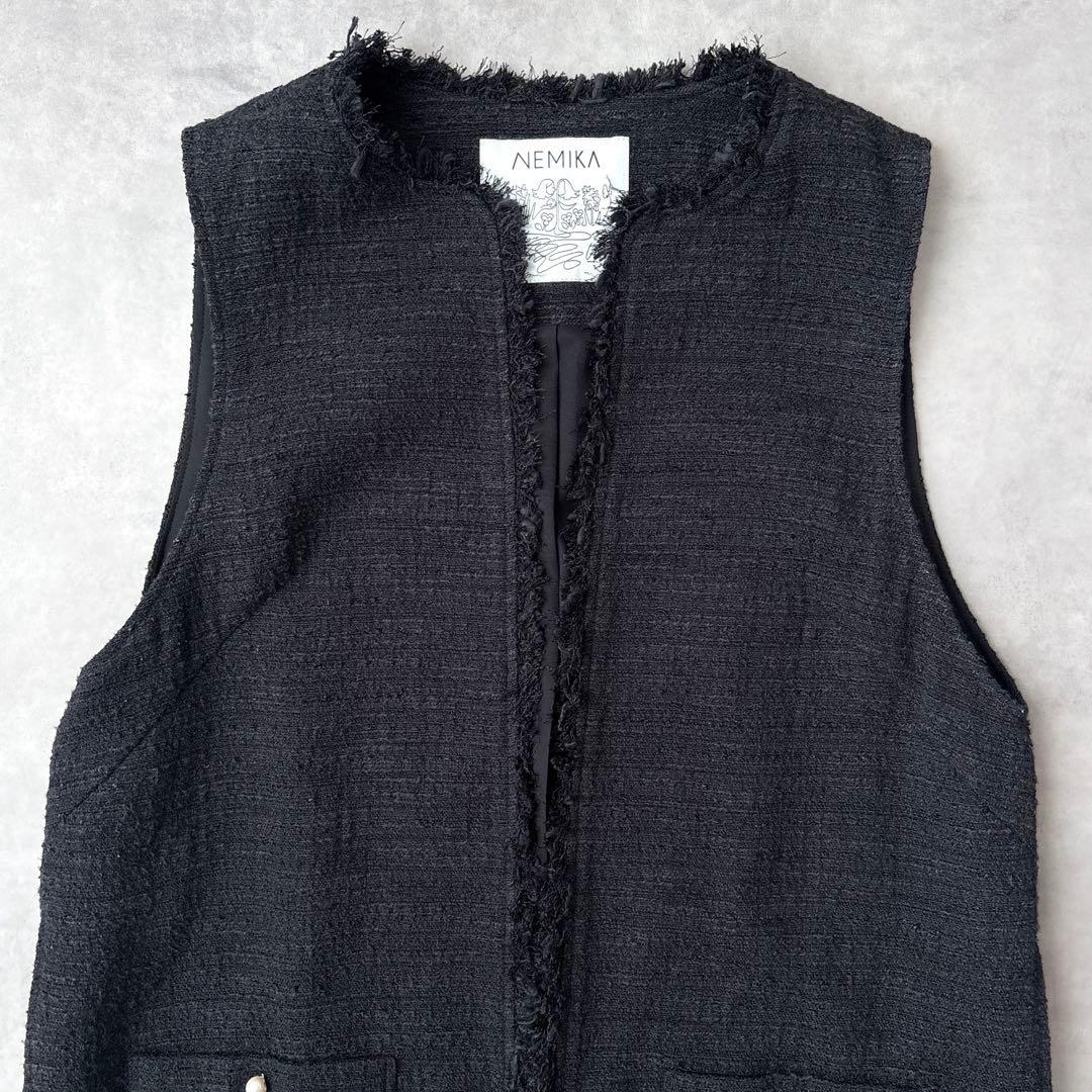 美品 NEMIKA ネミカ ツイード ロングジレ 黒 ノーカラー ベスト