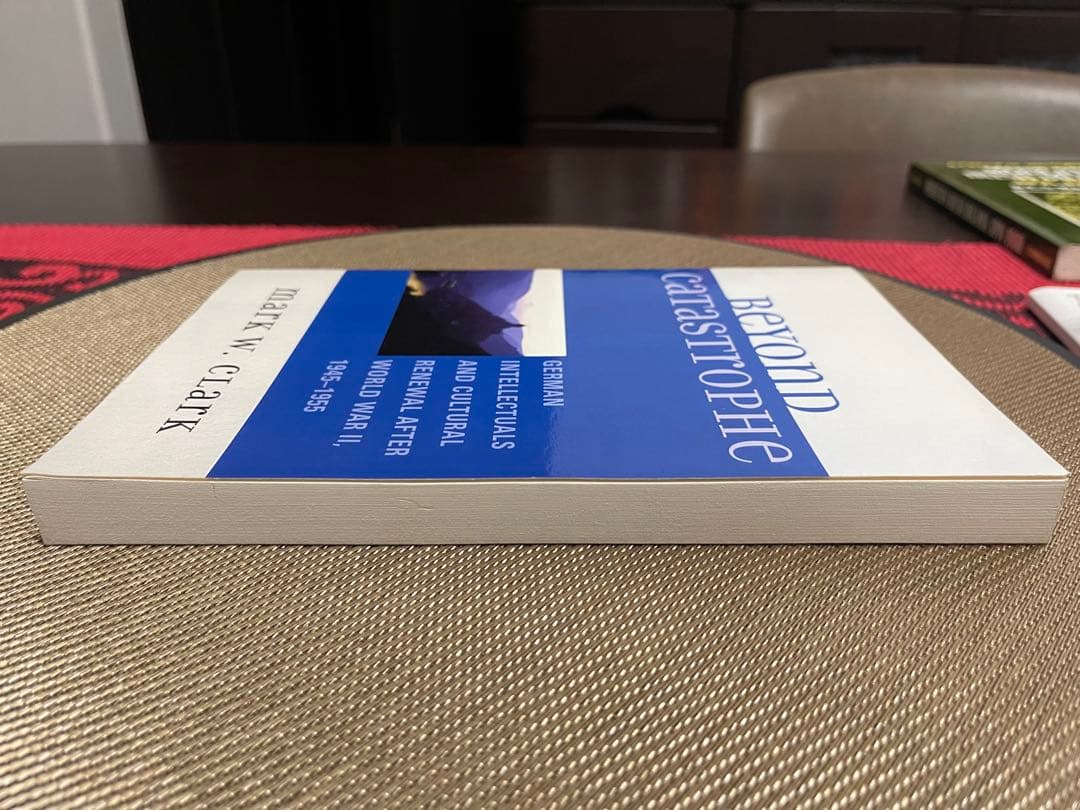 洋書 Beyond Catastrophe: Mark W. Clark