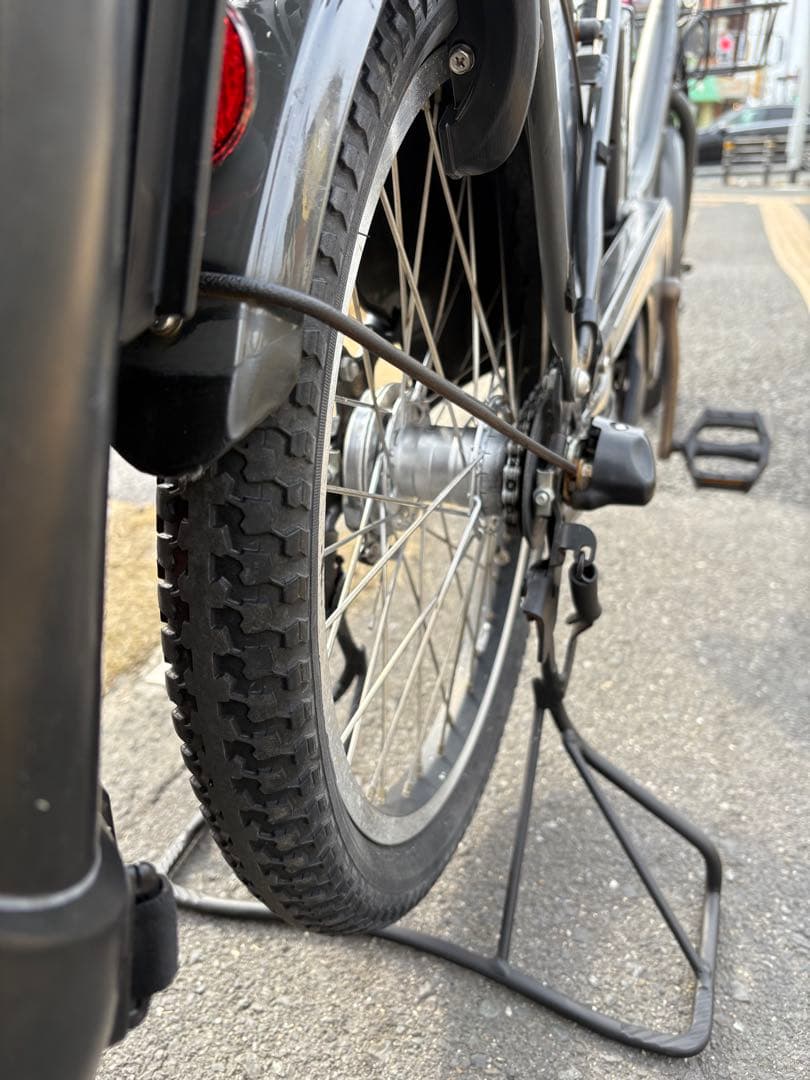 中古20㌅ブリヂストンビッケ電動アシスト自転車　8.7Ah 大阪　064