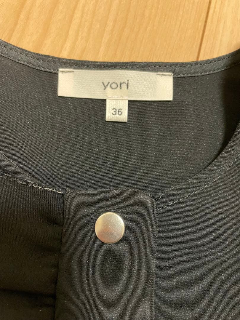 yori フリル付き ブラックベスト 36