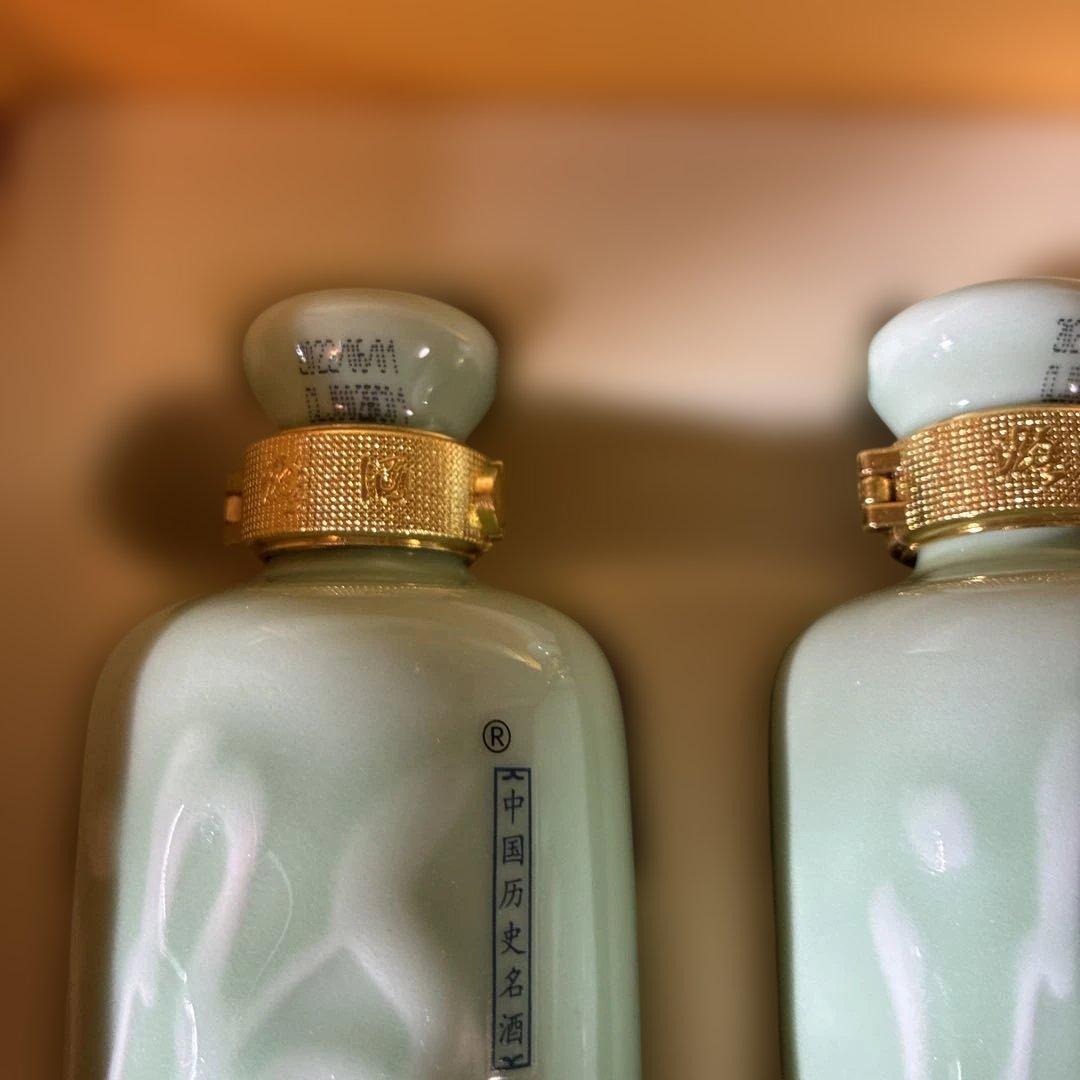 中国白酒 清香型 53％ 125ml×4本 ×2箱セット陶器ボトル贈答用・春節に