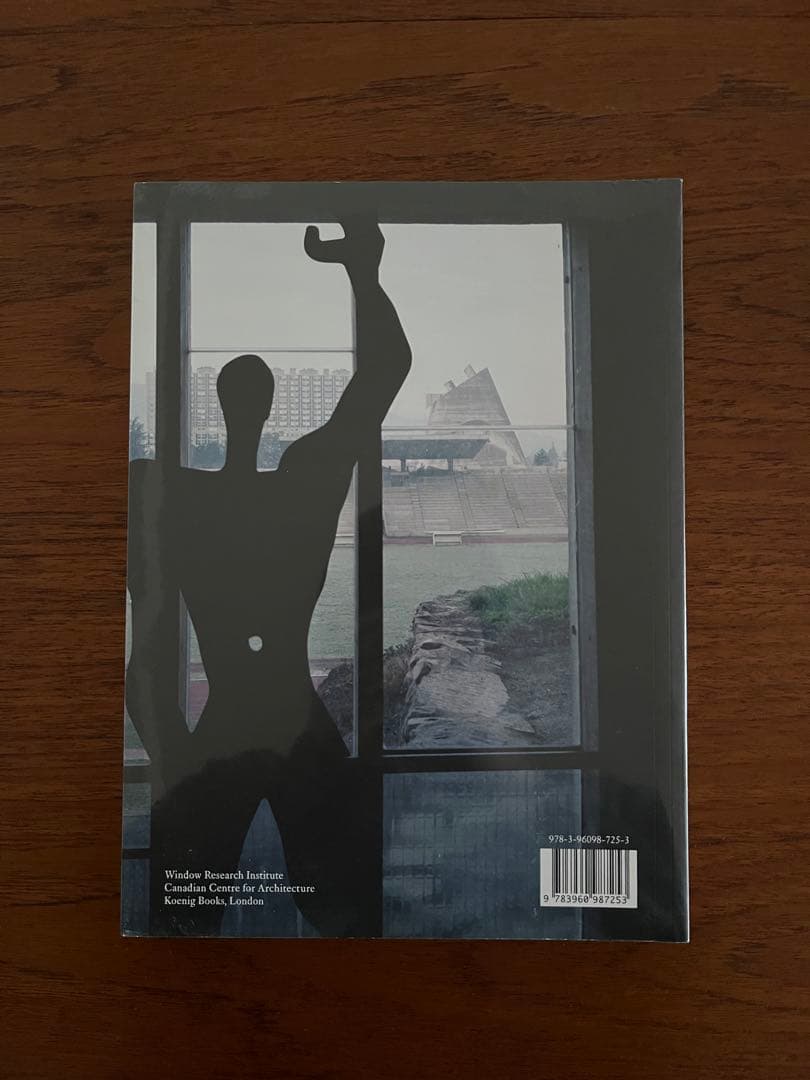 アート・デザイン・音楽 Looking Through Le Corbusier Windows
