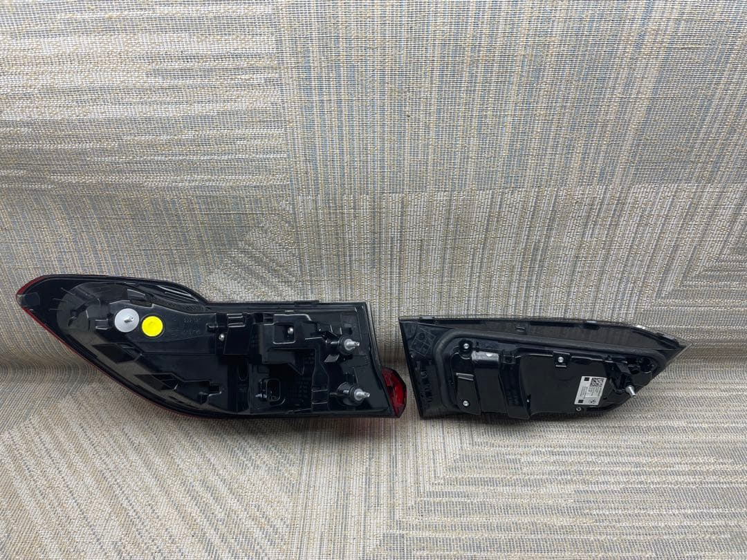  3シリーズ G20/G21右外内側テールランプ H4744275808