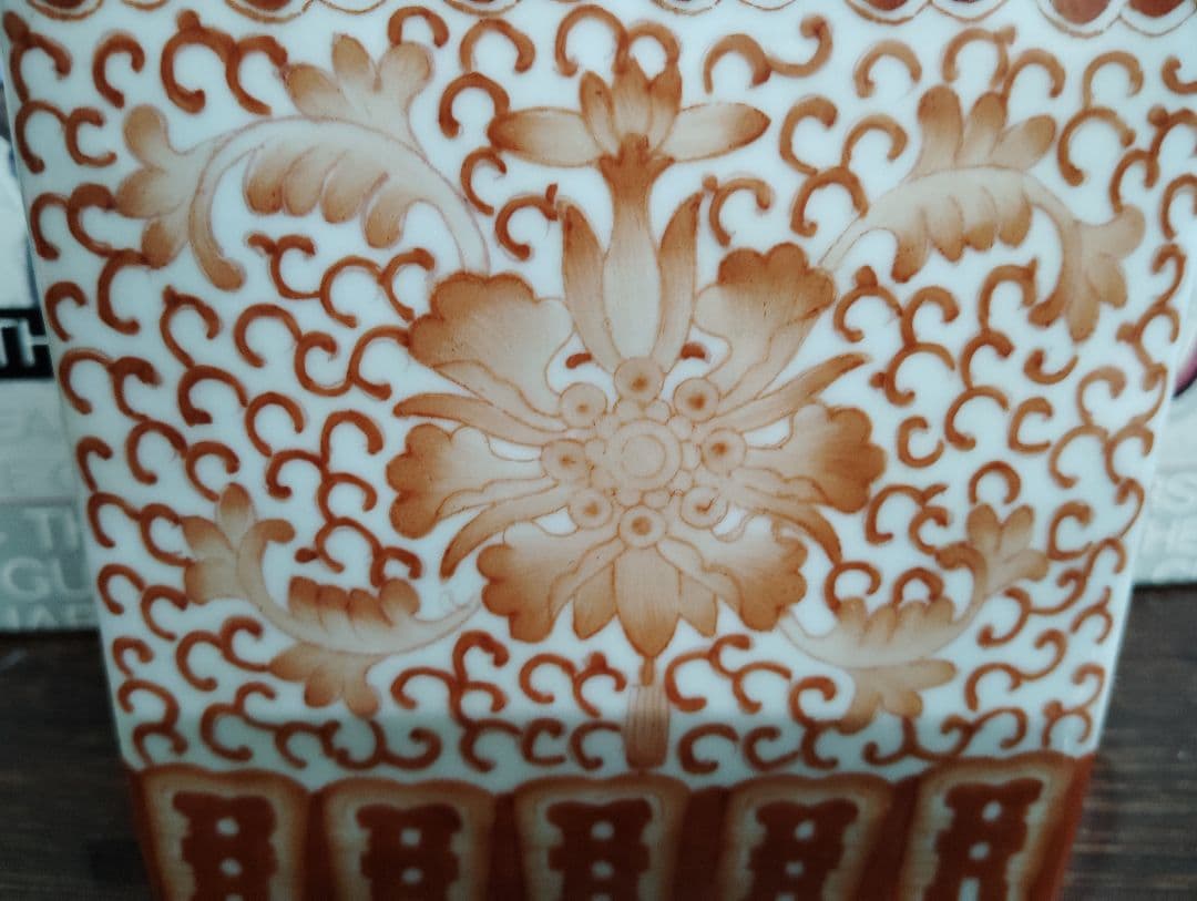 中国美術　赤絵　壺　時代物　アンティーク　レトロ