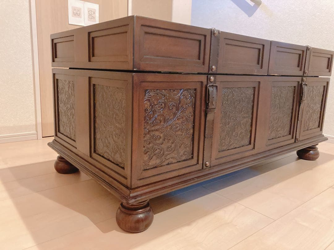 Ashley furniture　コーヒーテーブル　丸脚　輸入家具　アンティーク