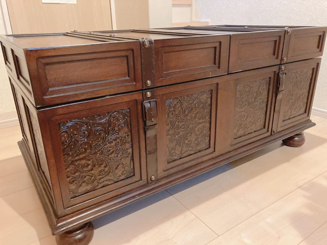 Ashley furniture　コーヒーテーブル　丸脚　輸入家具　アンティーク