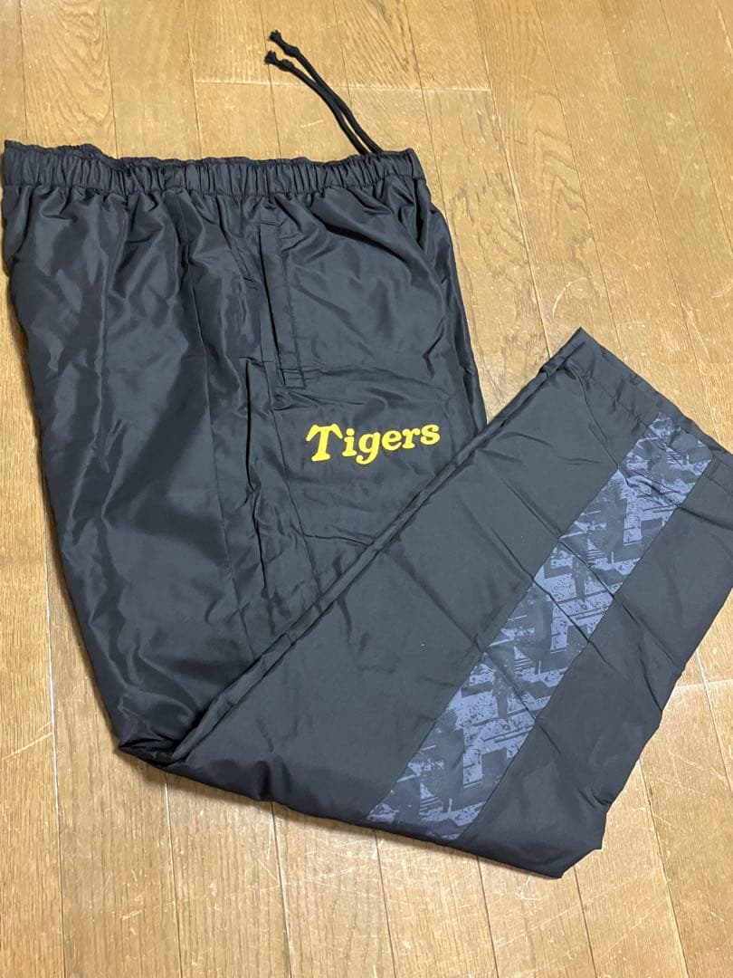 阪神タイガース　ウインドブレーカー　パンツ　アンダーシャツ　セット　ファンクラブ