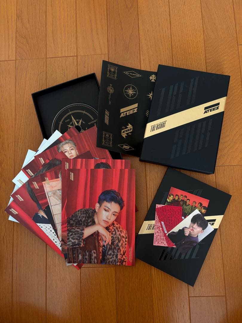 ATEEZ 4集目アルバム トレカ付き(ホンジュン、ユノ、ジョンホ)