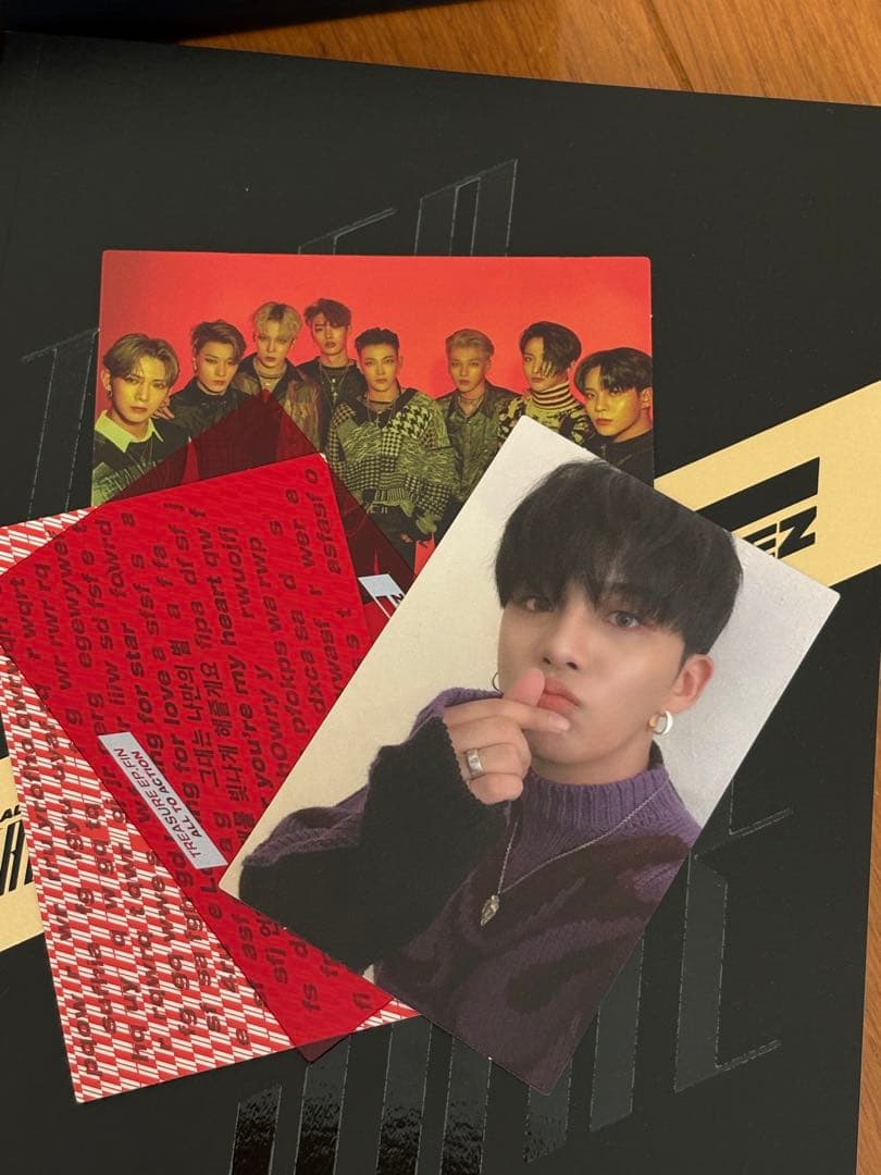 ATEEZ 4集目アルバム トレカ付き(ホンジュン、ユノ、ジョンホ)