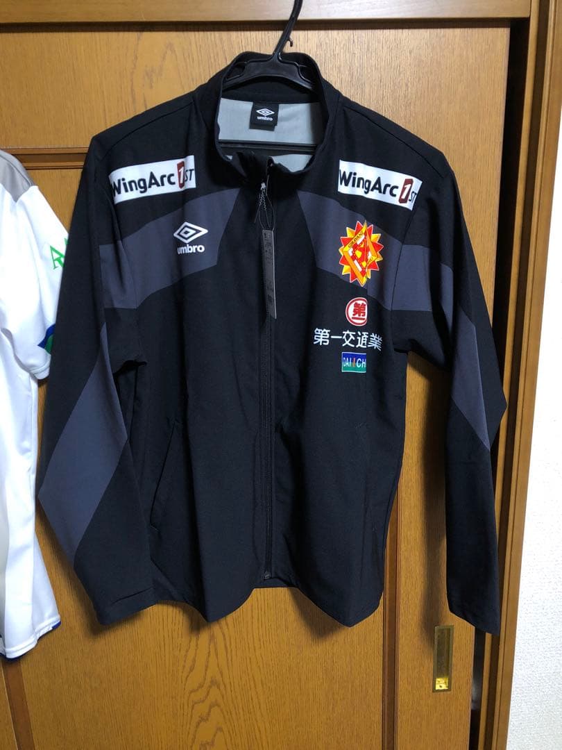 UMBRO ギラヴァンツ北九州　チーム着用　トレーニングジャケット　タグ付