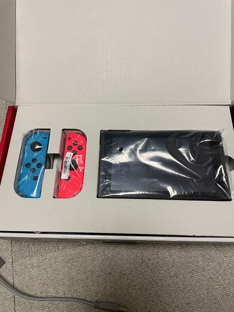 ニンテンドーswitch 本体　保護フィルムSDカード付き