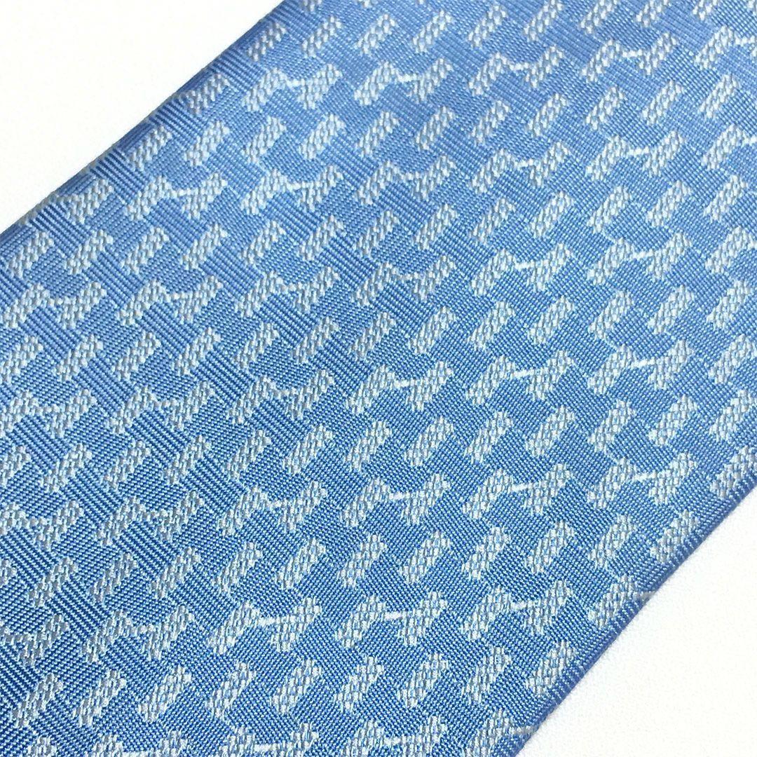 未使用級 エルメス HERMES ネクタイ シルク100% ライトブルー 総柄