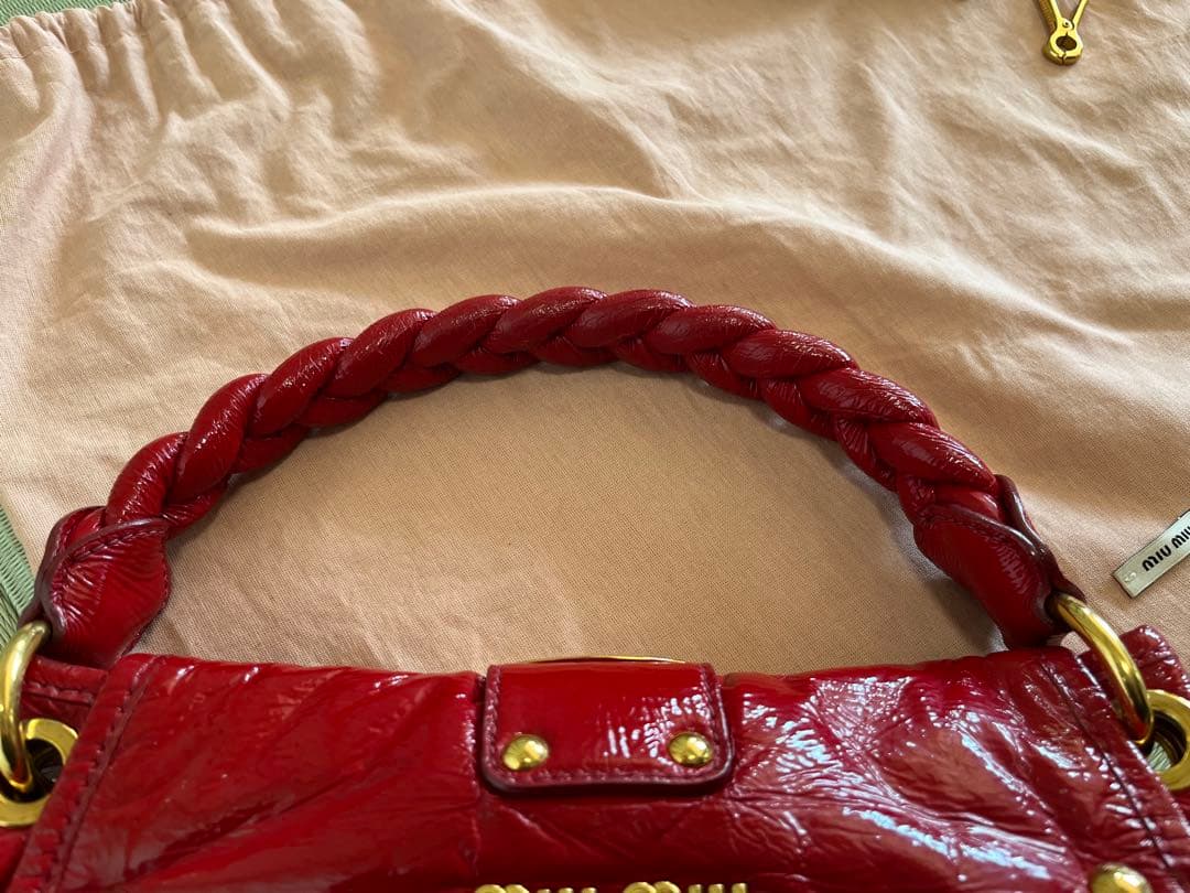MIU MIU ミュウミュウ マテラッセ エナメル 赤