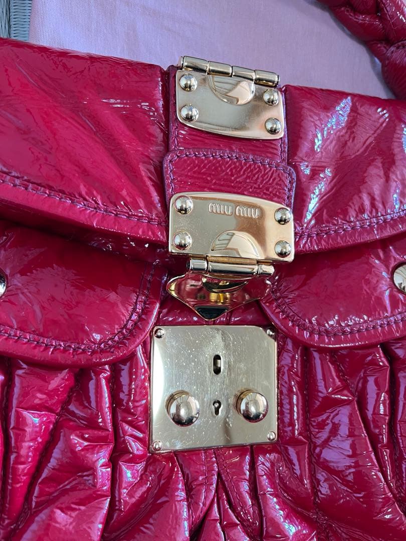 MIU MIU ミュウミュウ マテラッセ エナメル 赤