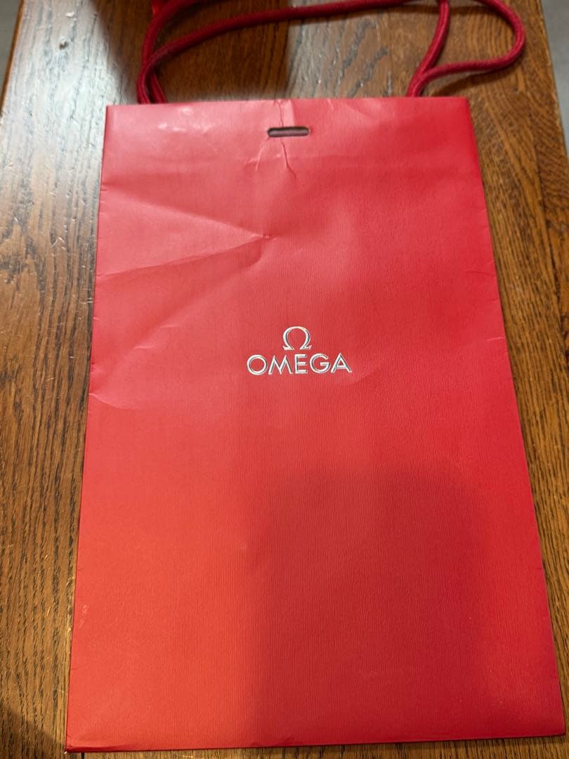 OMEGA ギフトボックス 赤いリボン付き