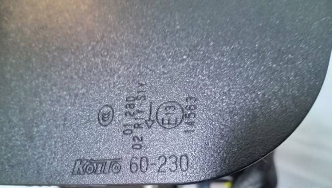 レクサス　LX 左フィニッシャーランプ