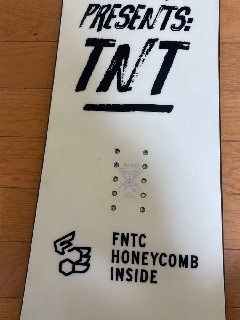 FNCT TNT スノーボード　2019