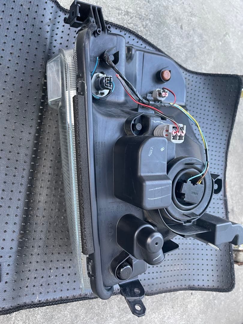 DA17V エブリィ　ヘッドライト　右側　運転席側