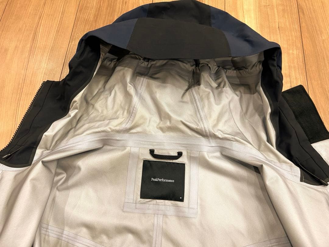 極美品　ピークパフォーマンス　スキースノーボジャケットGore-Tex Mサイズ