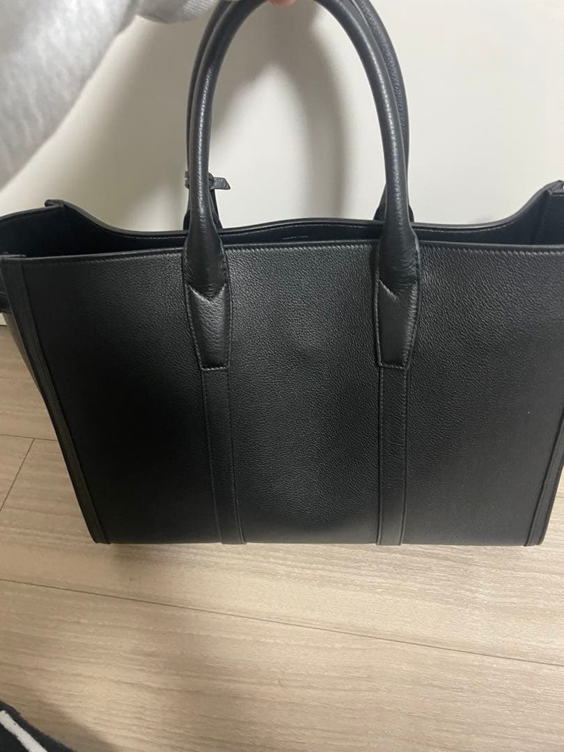 d*p様 CELINE ブラック ミディアムカバ トートバック