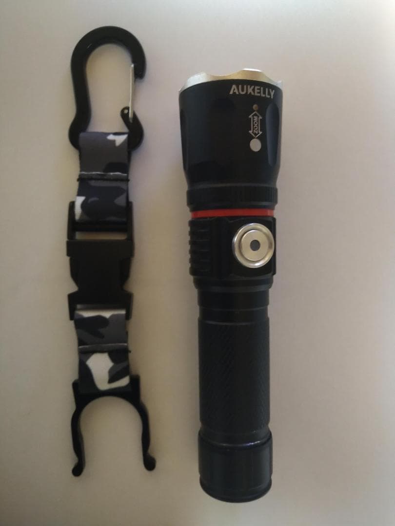 LED懐中電灯 USB充電&2種類電池対応