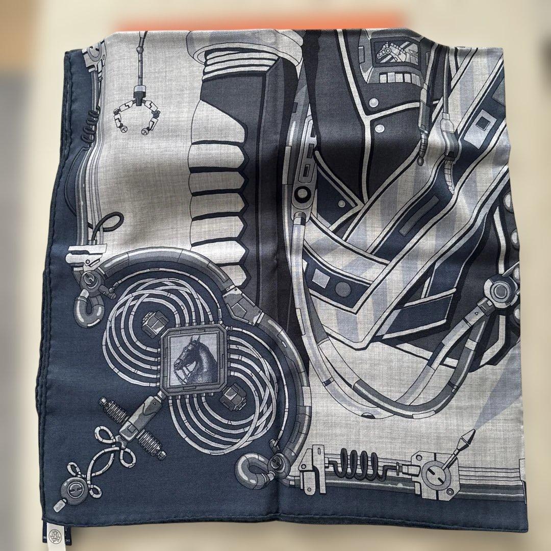 HERMES カシミヤシルクカレ100 ＜ネオ・ブランデンブルク＞タグ付き
