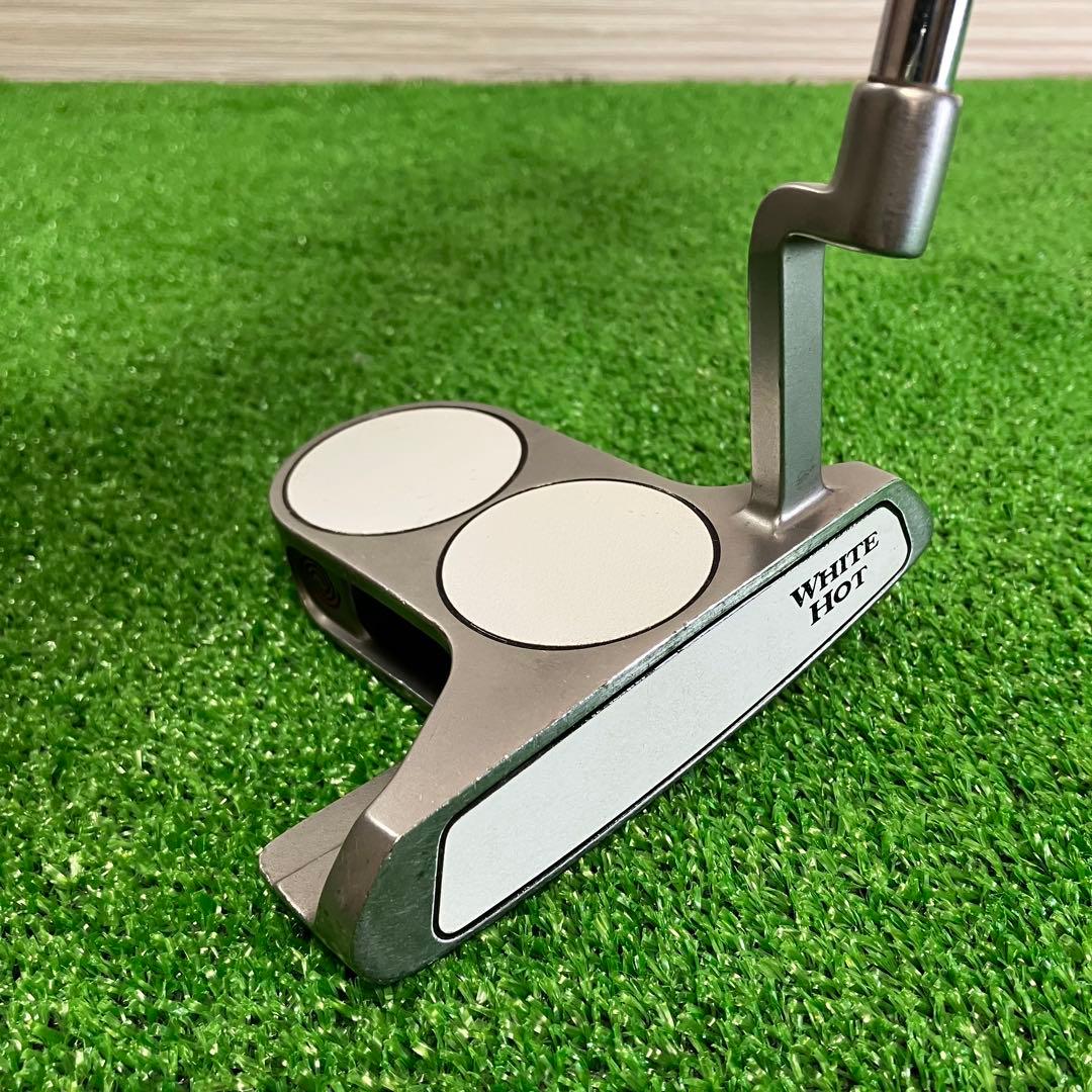 ODYSSEY　WHITE　HOT　2-BALL　BLADE　右打ち　比較的綺麗