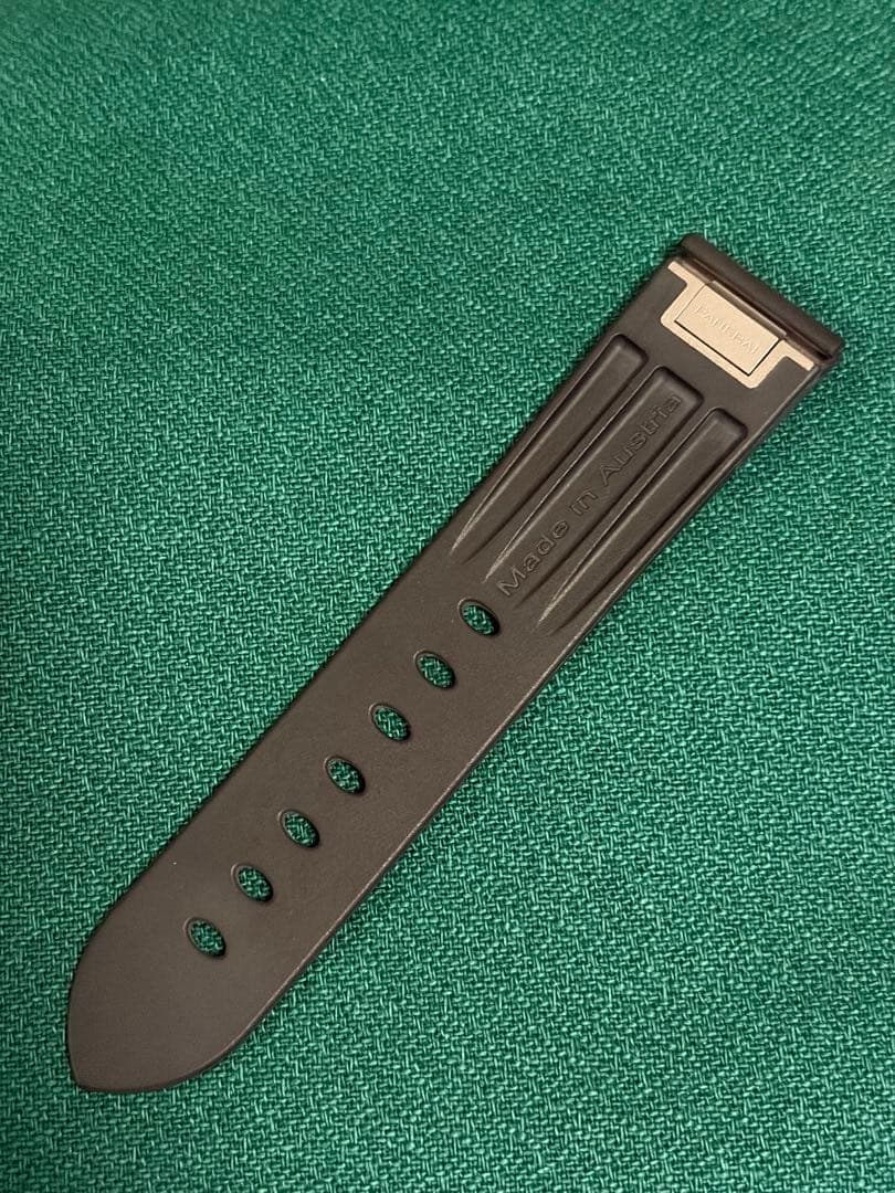 パネライ　純正ラバーベルト　22-20ミリ　未使用品