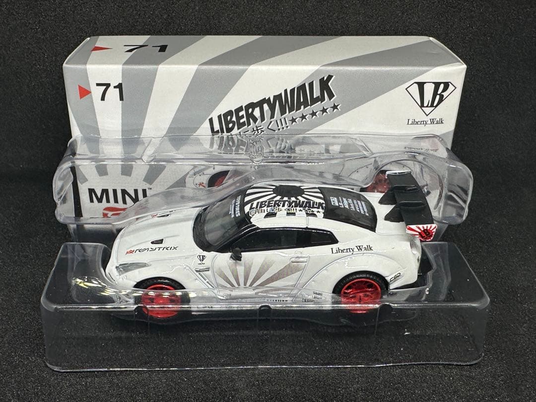 MINI GT ▶︎71 LB★Works Nissan GT-R ホワイト