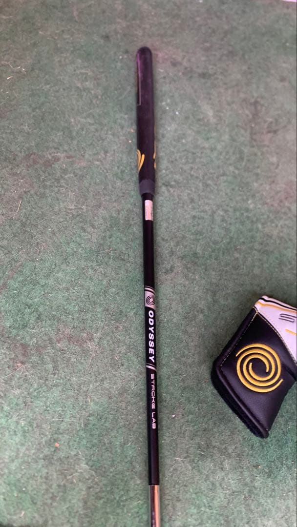 ODYSSEY STROKE LAB ロッシーパターヘッドカバー付き