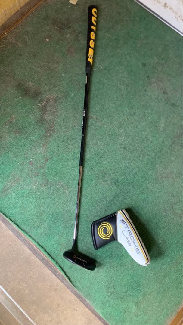ODYSSEY STROKE LAB ロッシーパターヘッドカバー付き