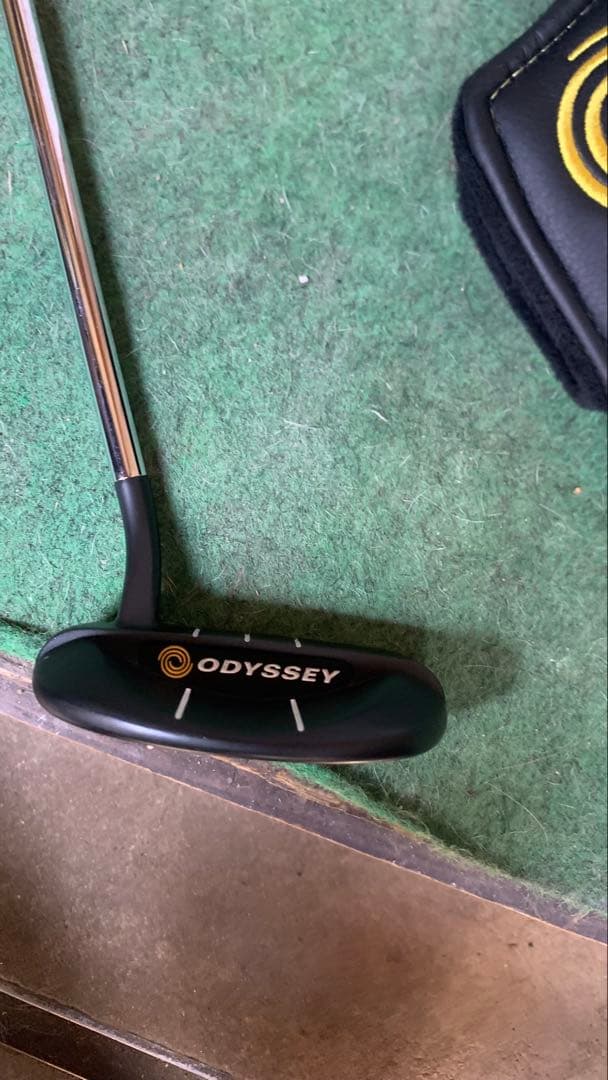 ODYSSEY STROKE LAB ロッシーパターヘッドカバー付き
