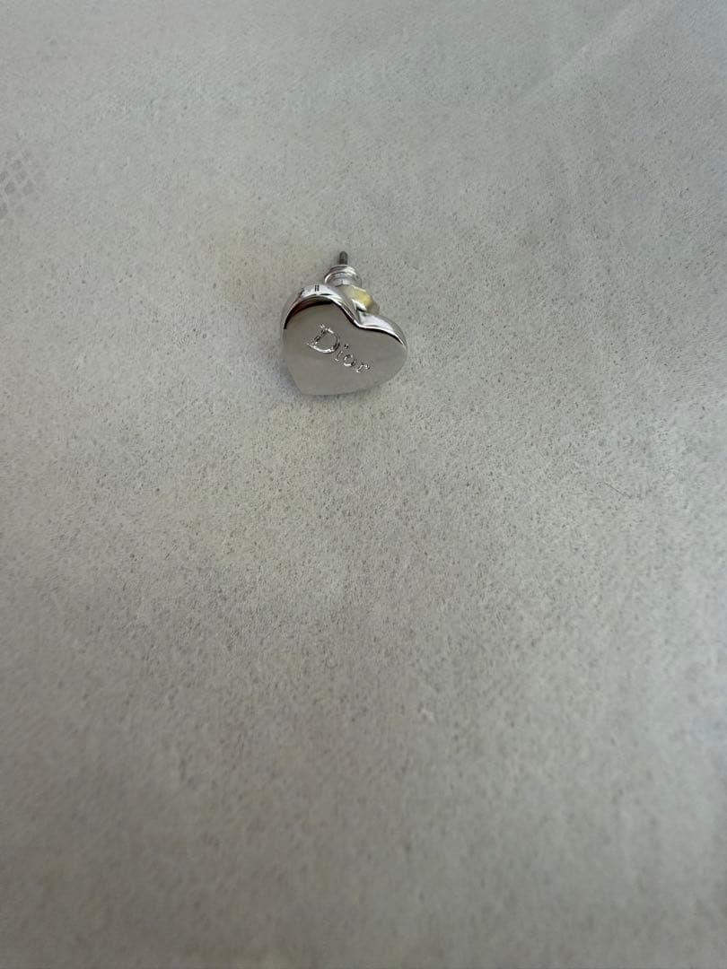 Dior ハート型シルバーピアス 片耳用