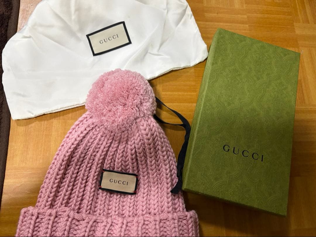 GUCCI グッチ ラベル付きニット帽 ビーニー ピンク