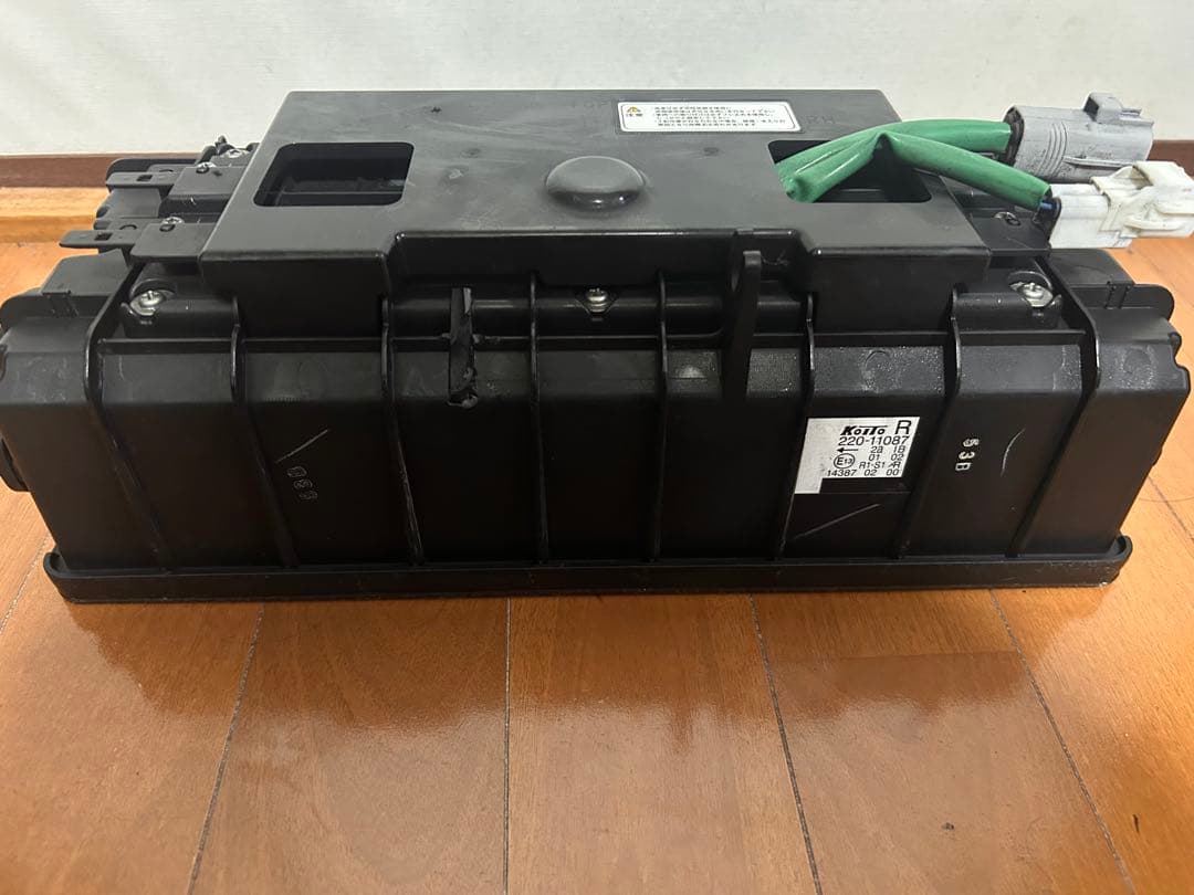 小糸　KOITO LED2連テールランプ(右側)