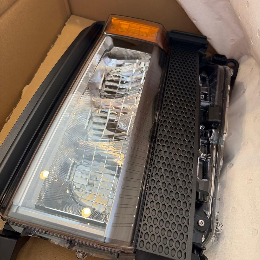 ランクル250 VX 純正　⭐︎角目ヘッドライト⭐︎