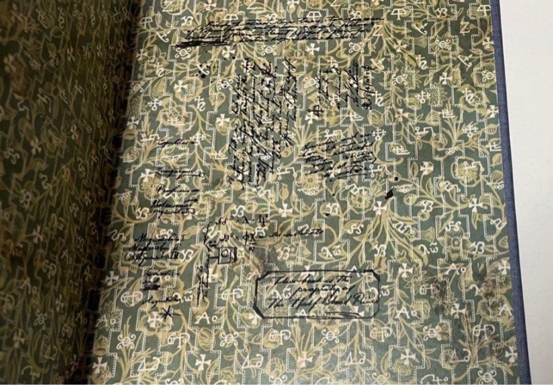 ハリーポッター　魔法薬学の教科書　レプリカ　ハードカバー　本
